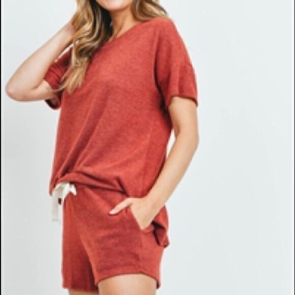 Brick Top And Shorts Lounge Set With Self Tie - Picture 2 of 6